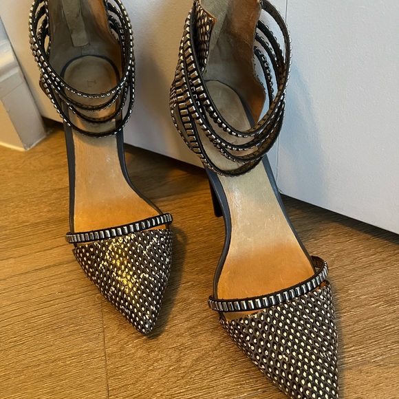 L.A.M.B snakeskin black, white and dark grey print stillettos. 4.5 inch heel. - Picture 4 of 11